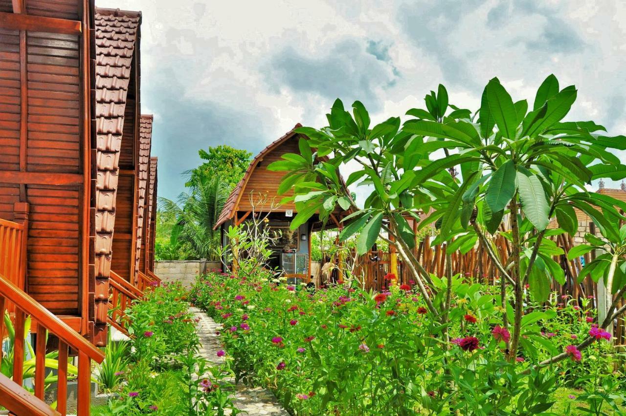 The Peace Arta Bungalow Batununggul Εξωτερικό φωτογραφία